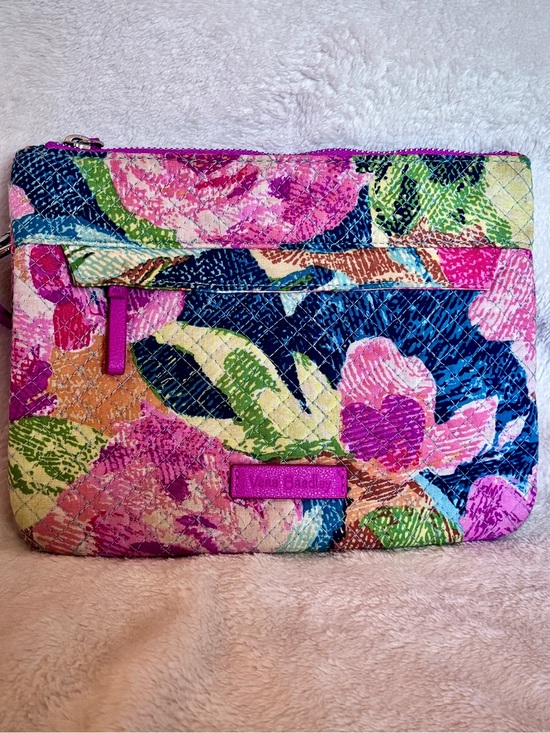 Vera Bradley Handbags - Vera Bradley RFID All In One Crossbody Wallet Floral Quilted Purse Pink